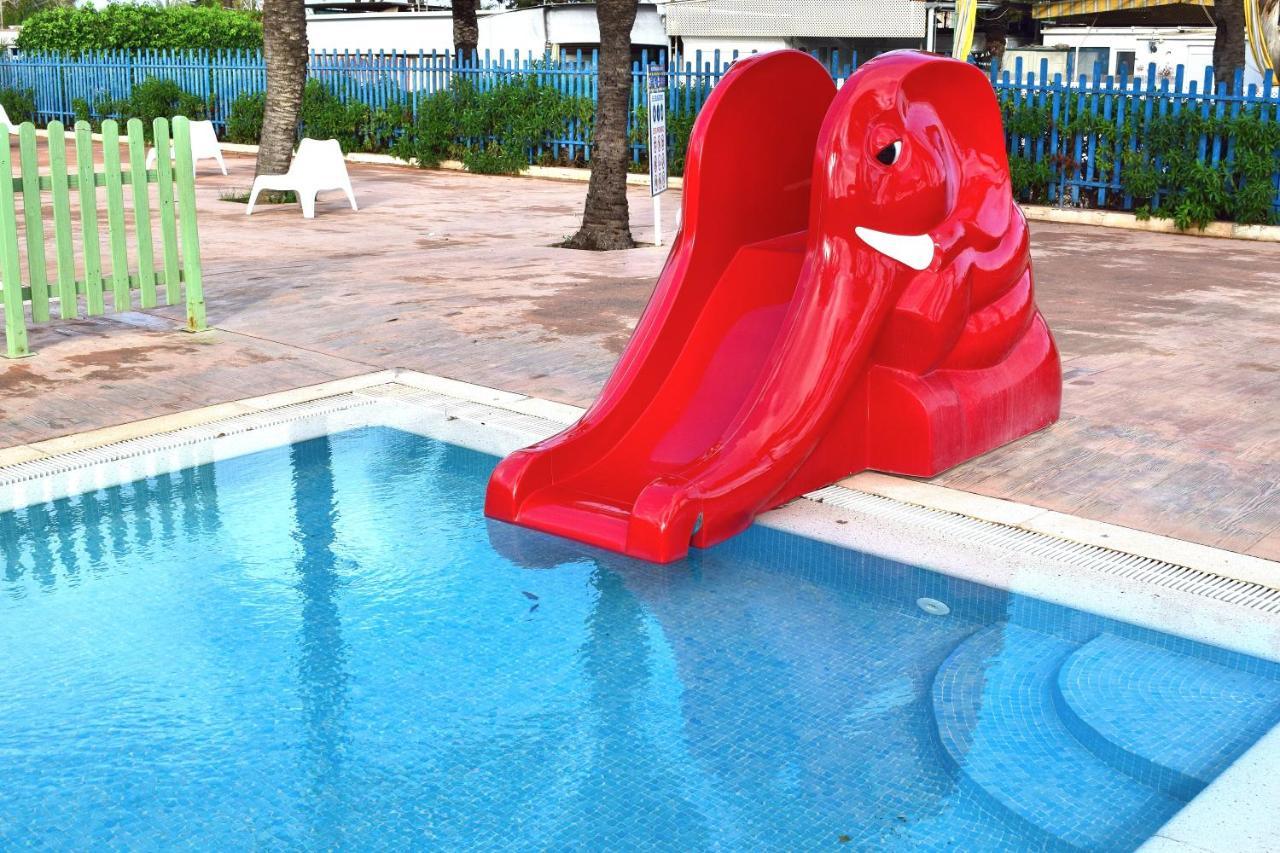 Casita Movil En Camping De La Manga Hotel Luaran gambar